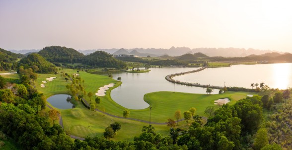 Royal Golf Course (sân golf Hoàng Gia)